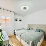 Paulmarie In * אדחה